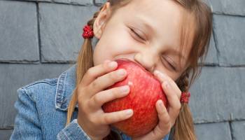 Apples and Oranges: How Kids Eat Their Fruit